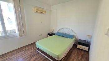 KKTC Girne Merkez'de Öğretmenevi Yakını Havuzlu Sitede Kiralık Full Eşyalı 1+1 Daire