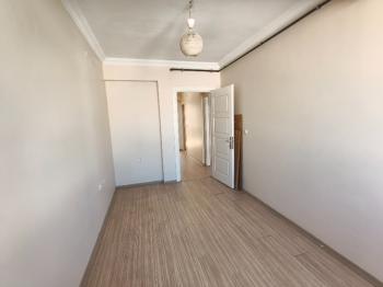 Antre Emlak'tan Kiralık Bozyaka Hastane Yanı 2+1,Otoparklı Doğalgazlı Yeni Daire