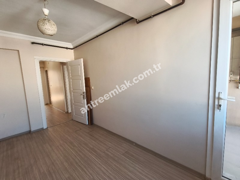 Antre Emlak'tan Kiralık Bozyaka Hastane Yanı 2+1,Otoparklı Doğalgazlı Yeni Daire