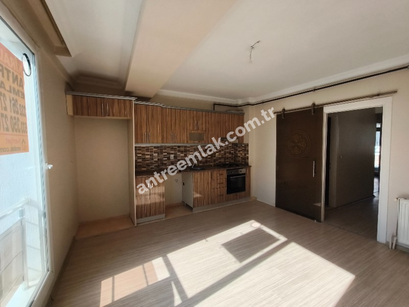 Antre Emlak'tan Kiralık Bozyaka Hastane Yanı 2+1,Otoparklı Doğalgazlı Yeni Daire