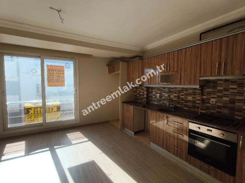 Antre Emlak\\\\\\\\\\\\\\\\\\\\\\\\\\\\\\\'tan Kiralık Bozyaka Hastane Yanı 2+1,Otoparklı Doğalgazlı Yeni Daire
