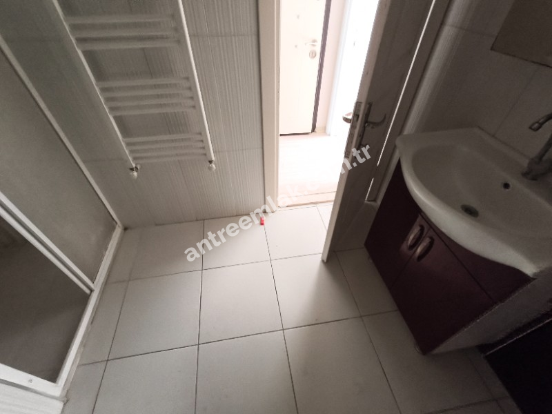 Antre Emlak'tan Kiralık Bozyaka Hastane Yanı 2+1,Otoparklı Doğalgazlı Yeni Daire