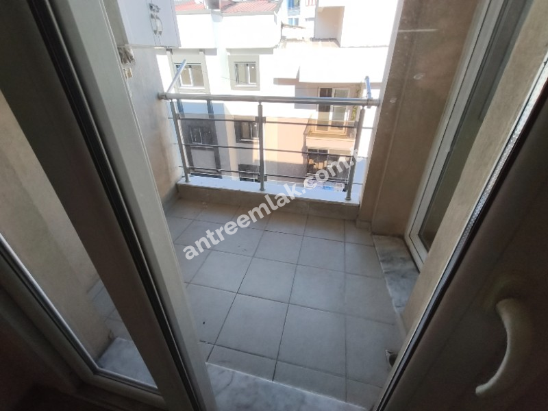 Antre Emlak'tan Kiralık Bozyaka Hastane Yanı 2+1,Otoparklı Doğalgazlı Yeni Daire
