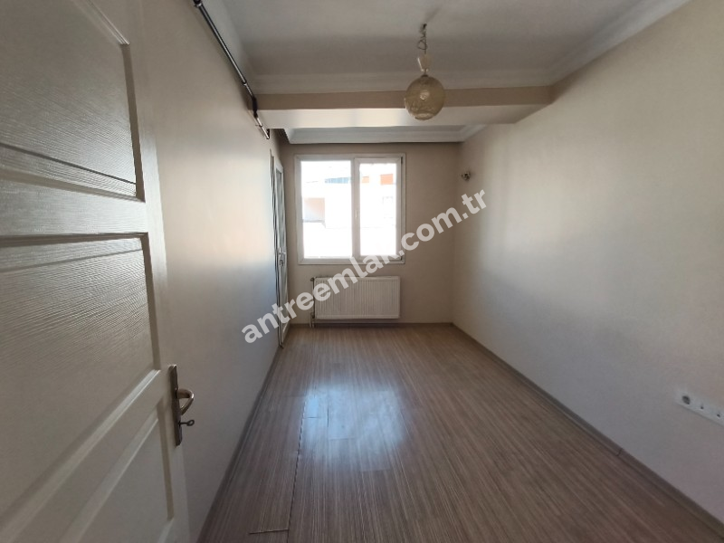 Antre Emlak'tan Kiralık Bozyaka Hastane Yanı 2+1,Otoparklı Doğalgazlı Yeni Daire