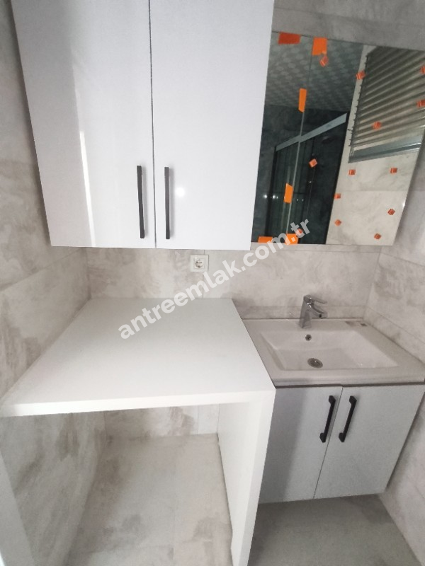 Antre Emlak'tan Kiralık Bozyaka Hastane Yanı Bahar Mahallesinde 3+1,Otoparklı Asansörlü Doğalgazlı Sıfır Daire
