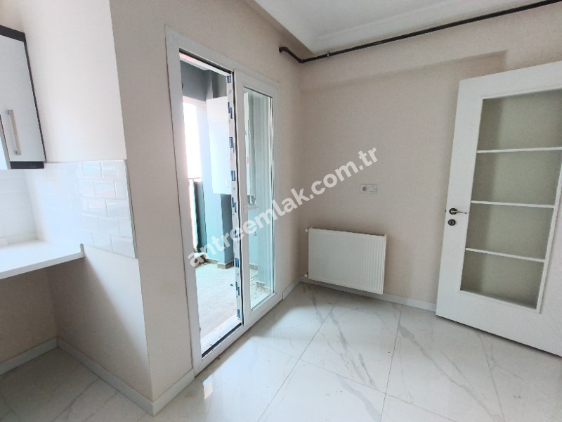Antre Emlak'tan Kiralık Bozyaka Hastane Yanı Bahar Mahallesinde 3+1,Otoparklı Asansörlü Doğalgazlı Sıfır Daire