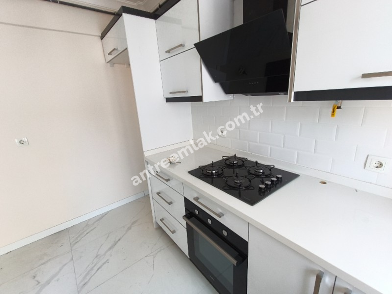 Antre Emlak'tan Kiralık Bozyaka Hastane Yanı Bahar Mahallesinde 3+1,Otoparklı Asansörlü Doğalgazlı Sıfır Daire