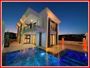 Didim'de Satılık 4+1 Ayrı Mutfaklı Villa