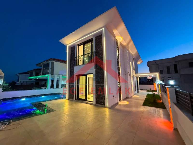 Didim'de Satılık 4+1 Ayrı Mutfaklı Villa