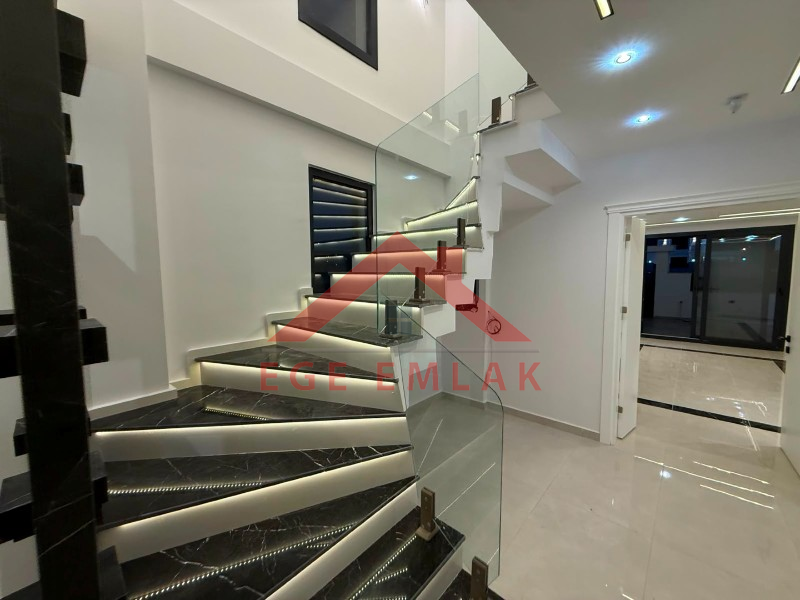 Didim'de Satılık 4+1 Ayrı Mutfaklı Villa