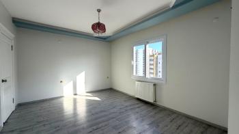 Elmas'tan Akdeniz Mh’de Havuzlu Site İçi Deniz Manzaralı 3+1