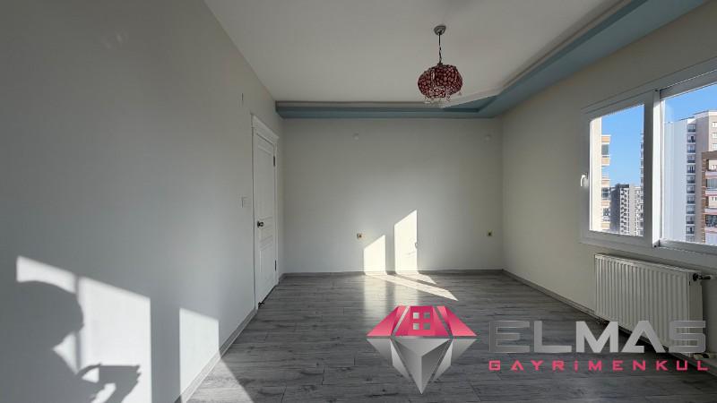 Elmas'tan Akdeniz Mh’de Havuzlu Site İçi Deniz Manzaralı 3+1