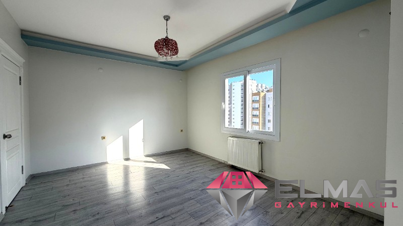 Elmas'tan Akdeniz Mh’de Havuzlu Site İçi Deniz Manzaralı 3+1