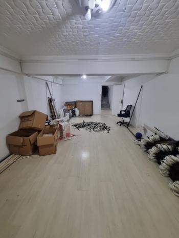 * AFYON ÜÇOK EMLAKTAN KURTULUŞ CADDESİ 200M² KADIN BUTİK GİYİM MAĞAZASI DEVREN KİRALIK DÜKKAN *