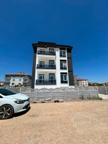 * AFYON ÜÇOK EMLAKTAN MAREŞAL FEVZİ ÇAKMAK MAH 2+1 78M² SIFIR LÜKS SATILIK DAİRE *
