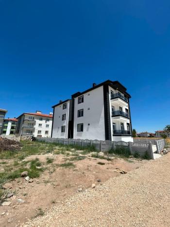 * AFYON ÜÇOK EMLAKTAN MAREŞAL FEVZİ ÇAKMAK MAH 2+1 78M² SIFIR LÜKS SATILIK DAİRE *