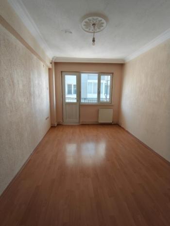 AFYON ÜÇOK EMLAKTAN MAREŞAL FEVZİ ÇAKMAK MAH 3+1 135M² EBEVEYN BANYOLU TEMİZ BAKIMLI SATILIK DAİRE 