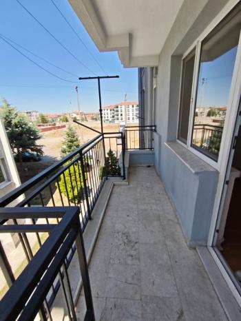 AFYON ÜÇOK EMLAKTAN MAREŞAL FEVZİ ÇAKMAK MAH 3+1 135M² EBEVEYN BANYOLU TEMİZ BAKIMLI SATILIK DAİRE 