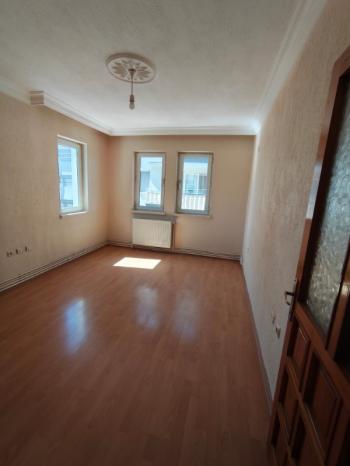 AFYON ÜÇOK EMLAKTAN MAREŞAL FEVZİ ÇAKMAK MAH 3+1 135M² EBEVEYN BANYOLU TEMİZ BAKIMLI SATILIK DAİRE 
