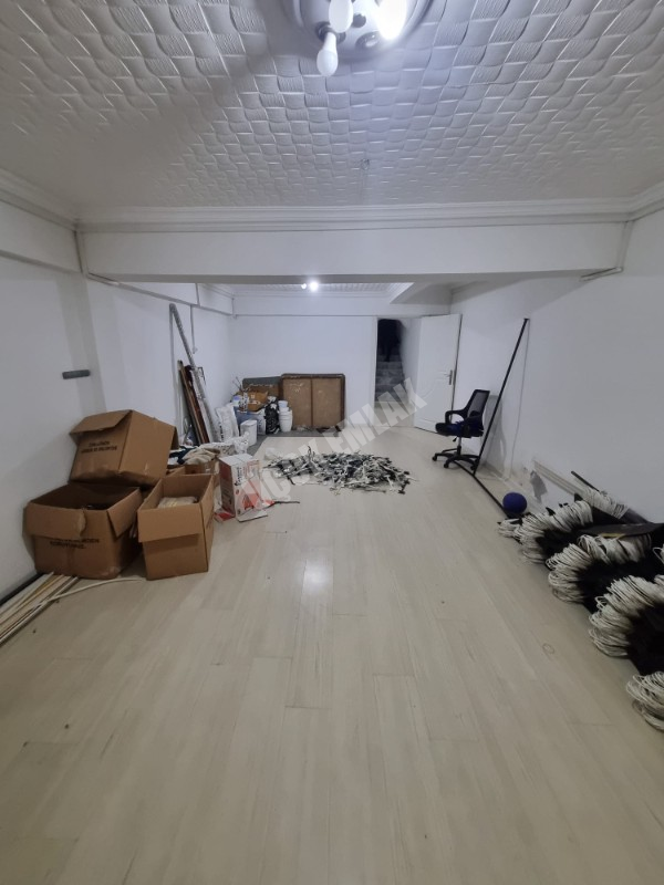 * AFYON ÜÇOK EMLAKTAN KURTULUŞ CADDESİ 200M² KADIN BUTİK GİYİM MAĞAZASI DEVREN KİRALIK DÜKKAN *