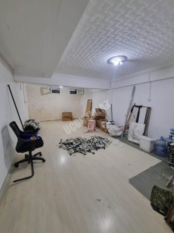 * AFYON ÜÇOK EMLAKTAN KURTULUŞ CADDESİ 200M² KADIN BUTİK GİYİM MAĞAZASI DEVREN KİRALIK DÜKKAN *
