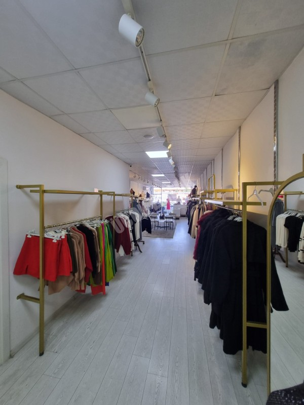 * AFYON ÜÇOK EMLAKTAN KURTULUŞ CADDESİ 200M² KADIN BUTİK GİYİM MAĞAZASI DEVREN KİRALIK DÜKKAN *