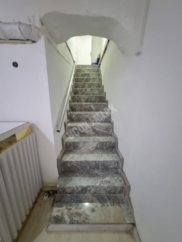 * AFYON ÜÇOK EMLAKTAN KURTULUŞ CADDESİ 200M² KADIN BUTİK GİYİM MAĞAZASI DEVREN KİRALIK DÜKKAN *