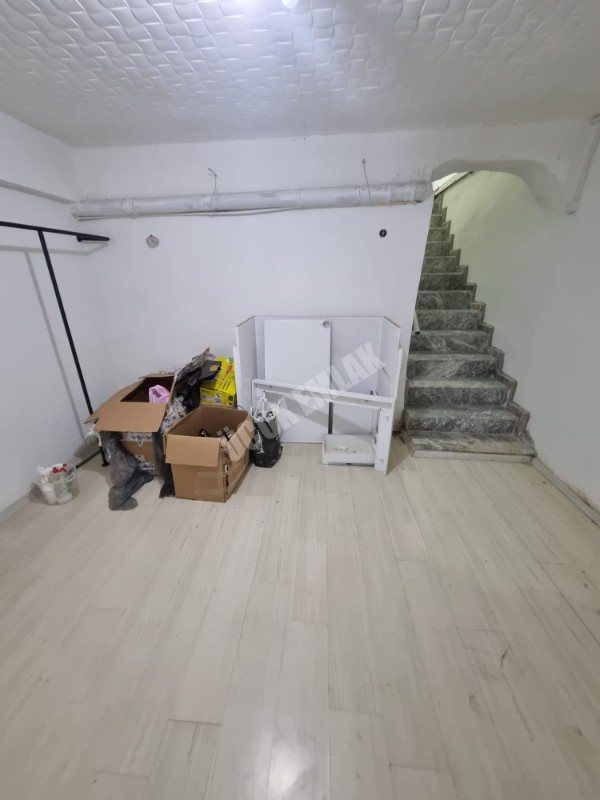 * AFYON ÜÇOK EMLAKTAN KURTULUŞ CADDESİ 200M² KADIN BUTİK GİYİM MAĞAZASI DEVREN KİRALIK DÜKKAN *