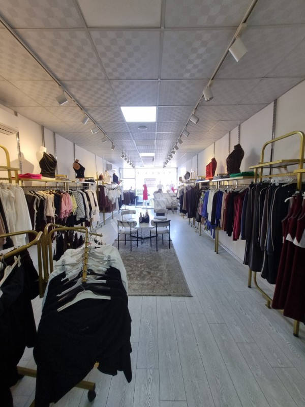* AFYON ÜÇOK EMLAKTAN KURTULUŞ CADDESİ 200M² KADIN BUTİK GİYİM MAĞAZASI DEVREN KİRALIK DÜKKAN *