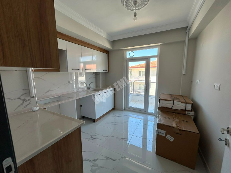 * AFYON ÜÇOK EMLAKTAN MAREŞAL FEVZİ ÇAKMAK MAH 2+1 78M² SIFIR LÜKS SATILIK DAİRE *