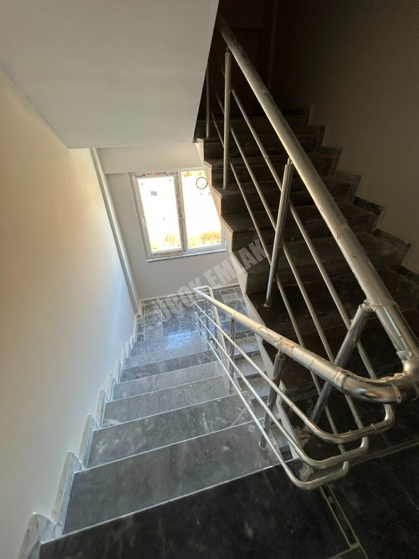 * AFYON ÜÇOK EMLAKTAN MAREŞAL FEVZİ ÇAKMAK MAH 2+1 78M² SIFIR LÜKS SATILIK DAİRE *