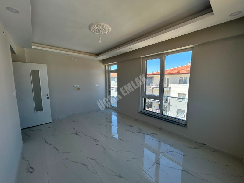 * AFYON ÜÇOK EMLAKTAN MAREŞAL FEVZİ ÇAKMAK MAH 2+1 78M² SIFIR LÜKS SATILIK DAİRE *