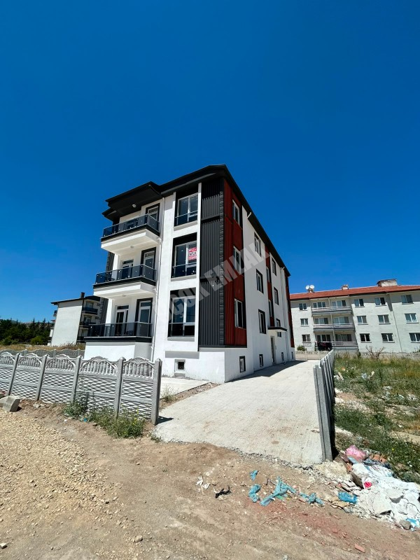 * AFYON ÜÇOK EMLAKTAN MAREŞAL FEVZİ ÇAKMAK MAH 2+1 78M² SIFIR LÜKS SATILIK DAİRE *