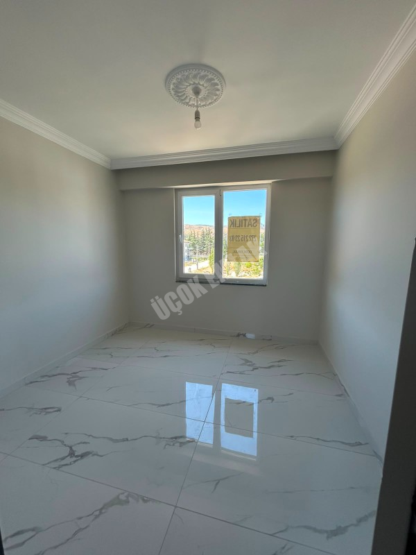 * AFYON ÜÇOK EMLAKTAN MAREŞAL FEVZİ ÇAKMAK MAH 2+1 78M² SIFIR LÜKS SATILIK DAİRE *