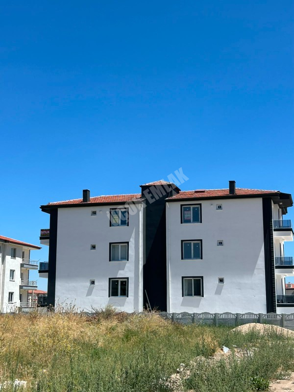* AFYON ÜÇOK EMLAKTAN MAREŞAL FEVZİ ÇAKMAK MAH 2+1 78M² SIFIR LÜKS SATILIK DAİRE *
