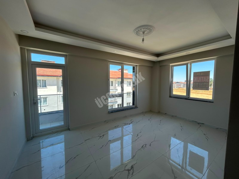 * AFYON ÜÇOK EMLAKTAN MAREŞAL FEVZİ ÇAKMAK MAH 2+1 78M² SIFIR LÜKS SATILIK DAİRE *