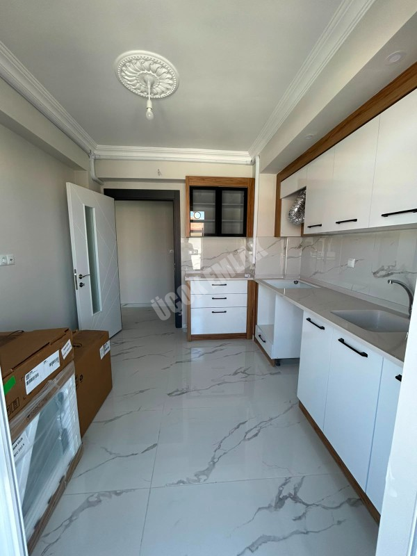 * AFYON ÜÇOK EMLAKTAN MAREŞAL FEVZİ ÇAKMAK MAH 2+1 78M² SIFIR LÜKS SATILIK DAİRE *