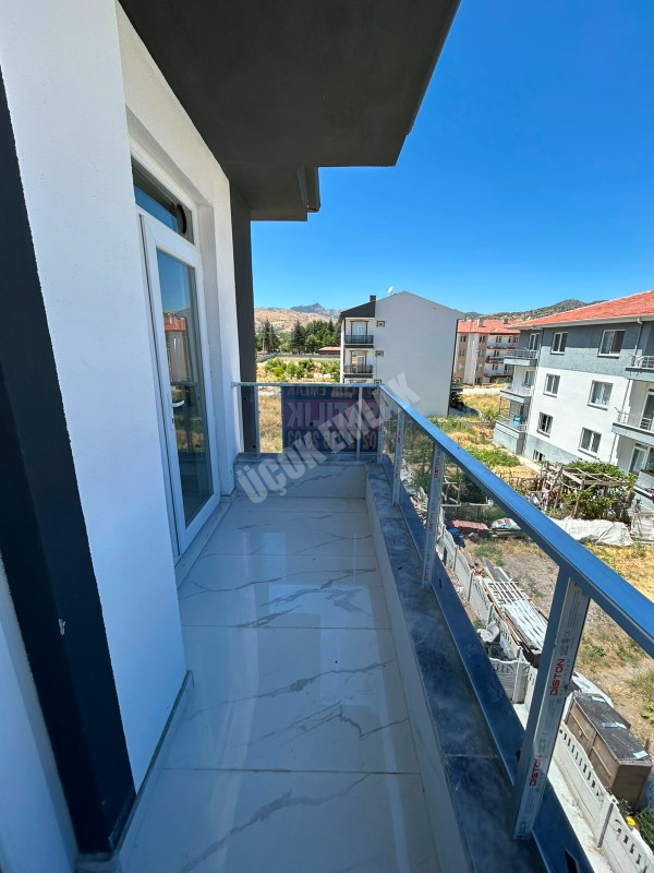 * AFYON ÜÇOK EMLAKTAN MAREŞAL FEVZİ ÇAKMAK MAH 2+1 78M² SIFIR LÜKS SATILIK DAİRE *