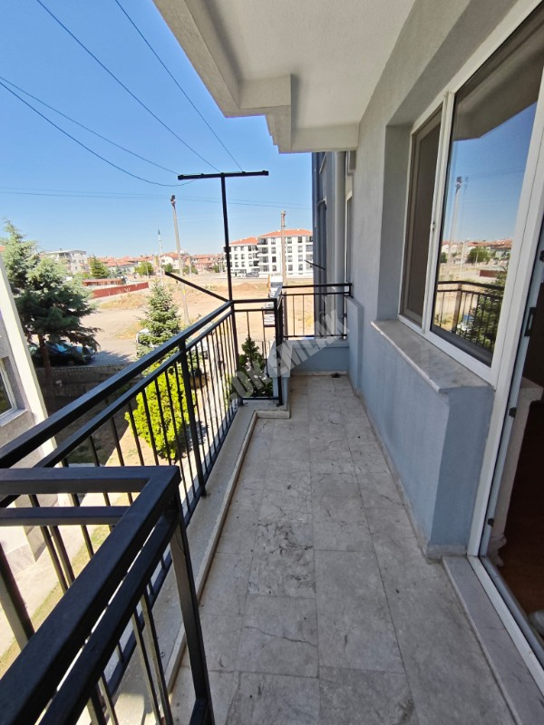 AFYON ÜÇOK EMLAKTAN MAREŞAL FEVZİ ÇAKMAK MAH 3+1 135M² EBEVEYN BANYOLU TEMİZ BAKIMLI SATILIK DAİRE 