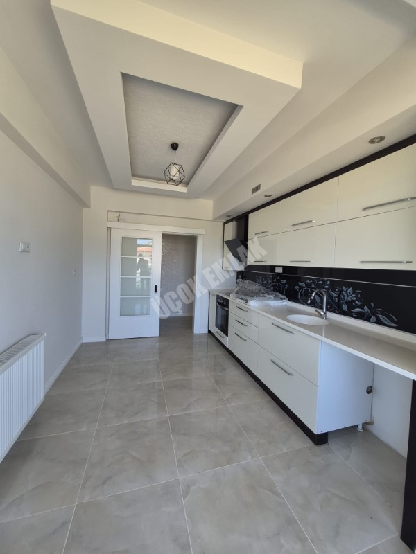 AFYON ÜÇOK EMLAKTAN FATİH MAH 3+1 117M² SIFIR AYARINDA EBEVEYN BANYOLU SATILIK DAİRE 