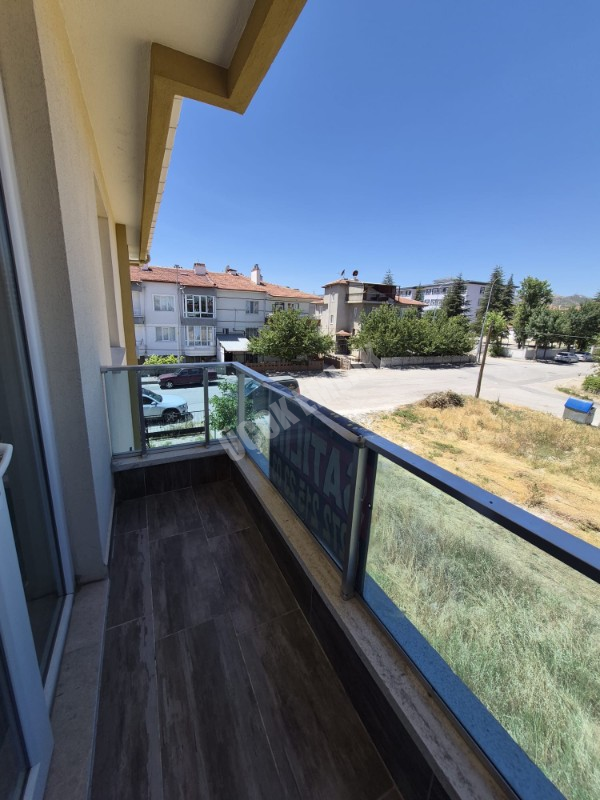 AFYON ÜÇOK EMLAKTAN FATİH MAH 3+1 117M² SIFIR AYARINDA EBEVEYN BANYOLU SATILIK DAİRE 