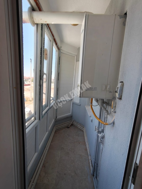 AFYON ÜÇOK EMLAKTAN MAREŞAL FEVZİ ÇAKMAK MAH 3+1 135M² EBEVEYN BANYOLU TEMİZ BAKIMLI SATILIK DAİRE 