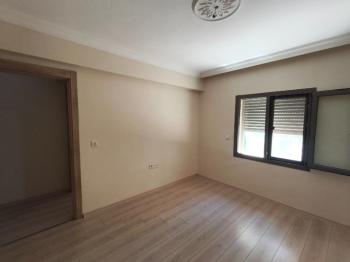 Antre Emlak'tan Kiralık Bahçelievler'de Bozyaka Hastanenei Yanı Doğalgazl ı 2+1Açık Mutfak Salon Yüksek Giriş Yeni Daire