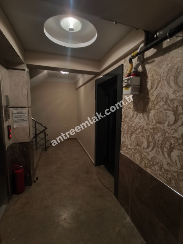 Antre Emlak'tan Kiralık Bahçelievler'de Bozyaka Hastanenei Yanı Doğalgazl ı 2+1Açık Mutfak Salon Yüksek Giriş Yeni Daire