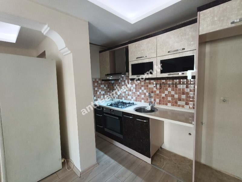 Antre Emlak'tan Kiralık Bahçelievler'de Bozyaka Hastanenei Yanı Doğalgazl ı 2+1Açık Mutfak Salon Yüksek Giriş Yeni Daire