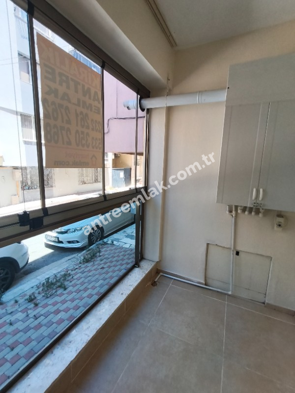Antre Emlak'tan Kiralık Bahçelievler'de Bozyaka Hastanenei Yanı Doğalgazl ı 2+1Açık Mutfak Salon Yüksek Giriş Yeni Daire