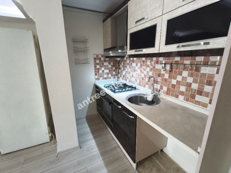 Antre Emlak'tan Kiralık Bahçelievler'de Bozyaka Hastanenei Yanı Doğalgazl ı 2+1Açık Mutfak Salon Yüksek Giriş Yeni Daire