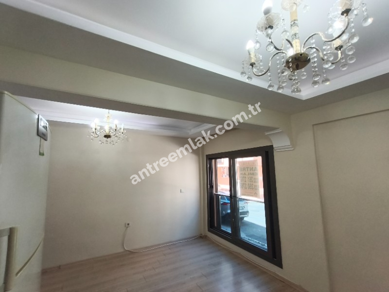 Antre Emlak'tan Kiralık Bahçelievler'de Bozyaka Hastanenei Yanı Doğalgazl ı 2+1Açık Mutfak Salon Yüksek Giriş Yeni Daire