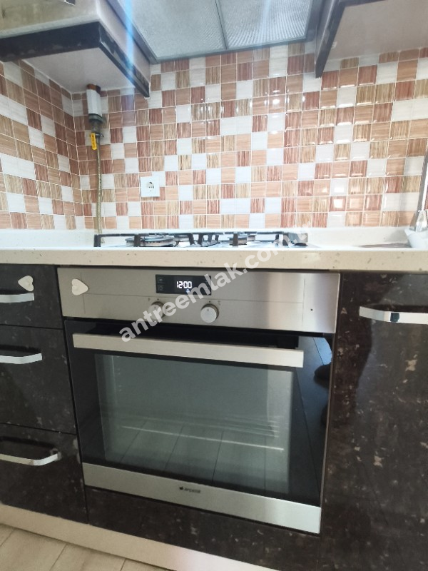Antre Emlak'tan Kiralık Bahçelievler'de Bozyaka Hastanenei Yanı Doğalgazl ı 2+1Açık Mutfak Salon Yüksek Giriş Yeni Daire