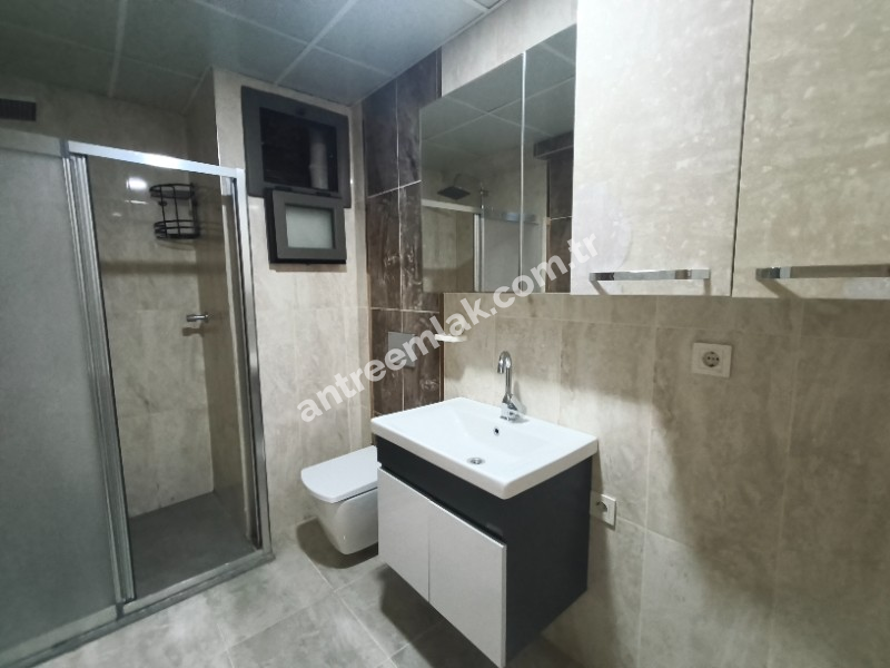 Antre Emlak'tan Kiralık Bahçelievler'de Bozyaka Hastanenei Yanı Doğalgazl ı 2+1Açık Mutfak Salon Yüksek Giriş Yeni Daire